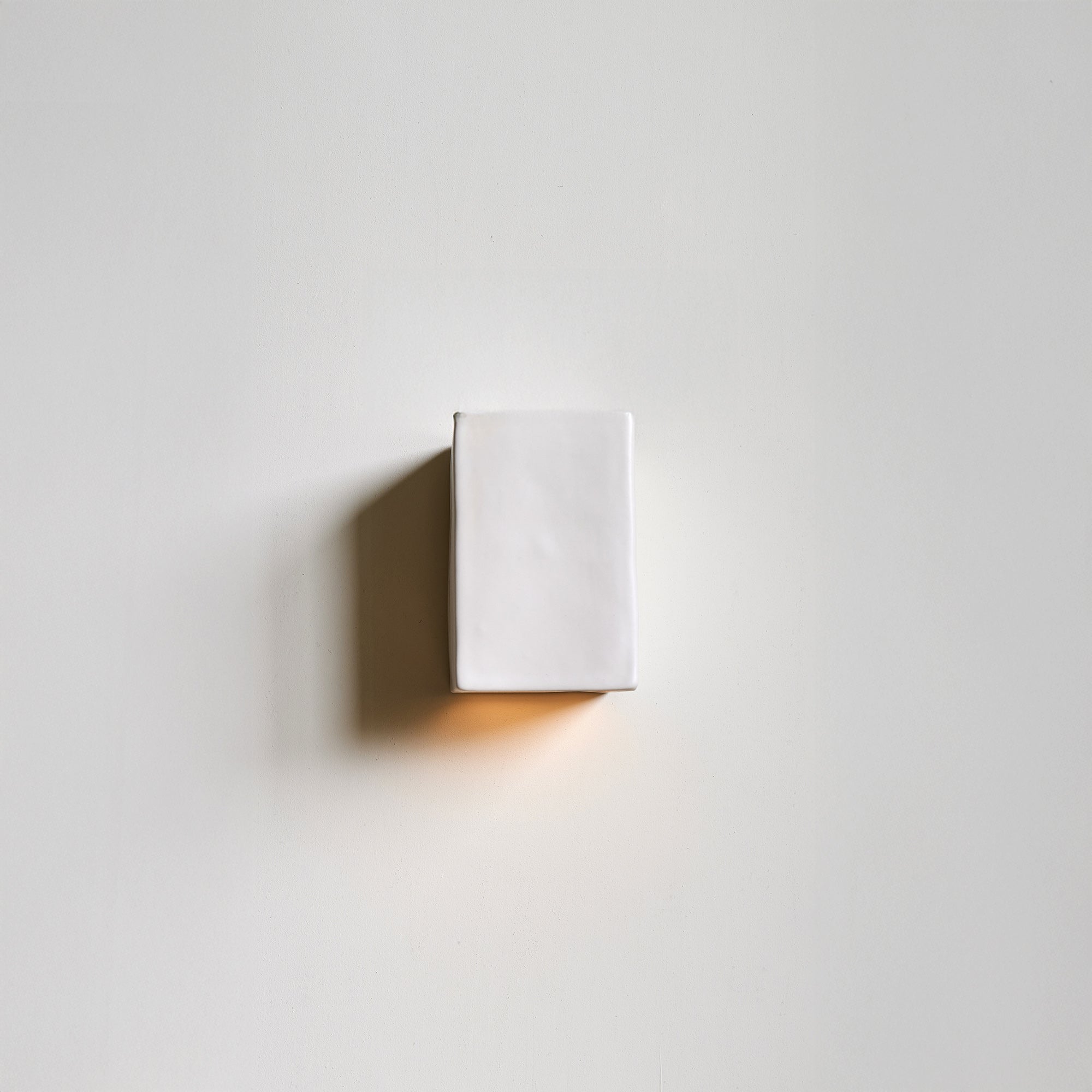Irregular ceramic wall light MURA | Off White