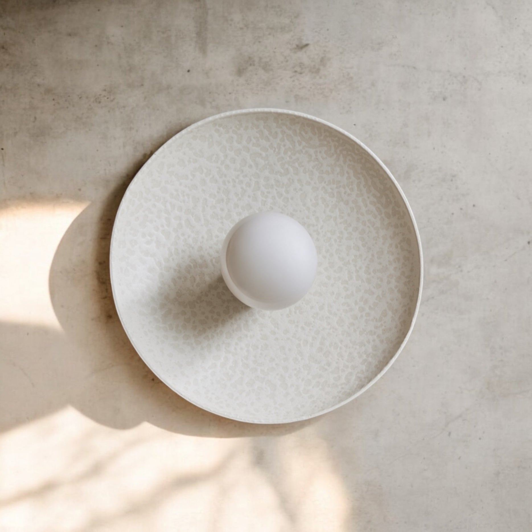 Ceramic round wall light SOLENE | Raw White