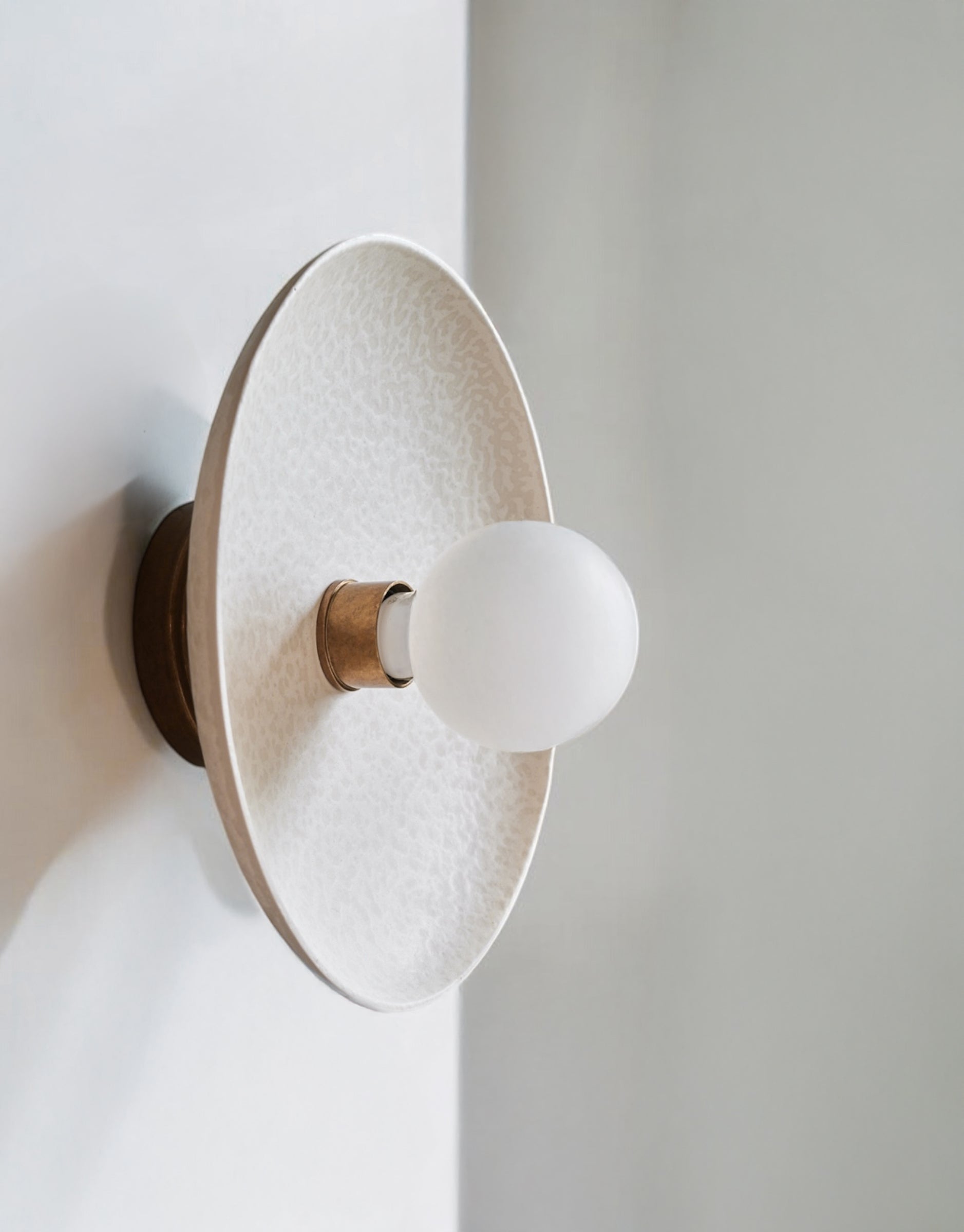 Ceramic round wall light SOLENE | Raw White