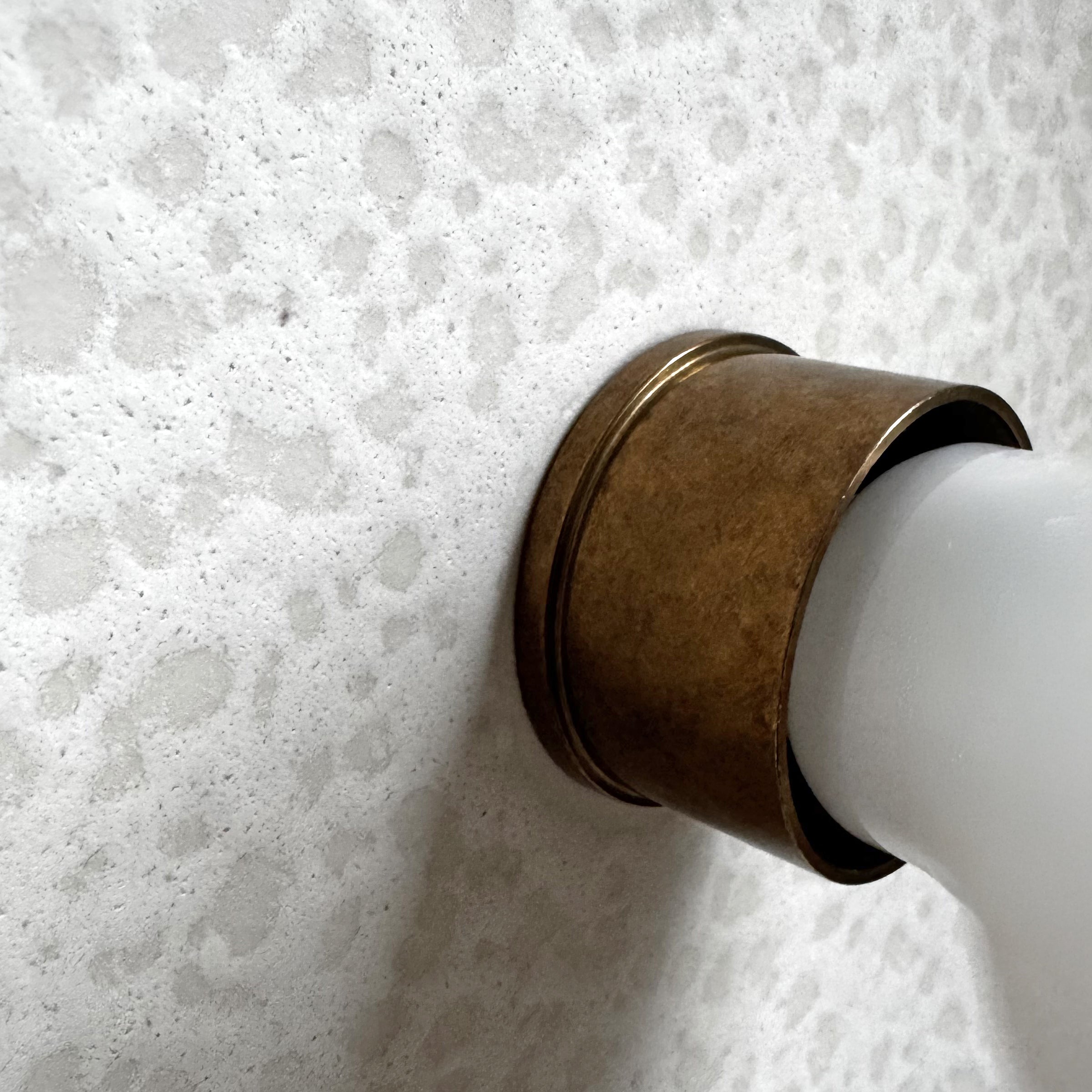 Ceramic round wall light SOLENE | Raw White