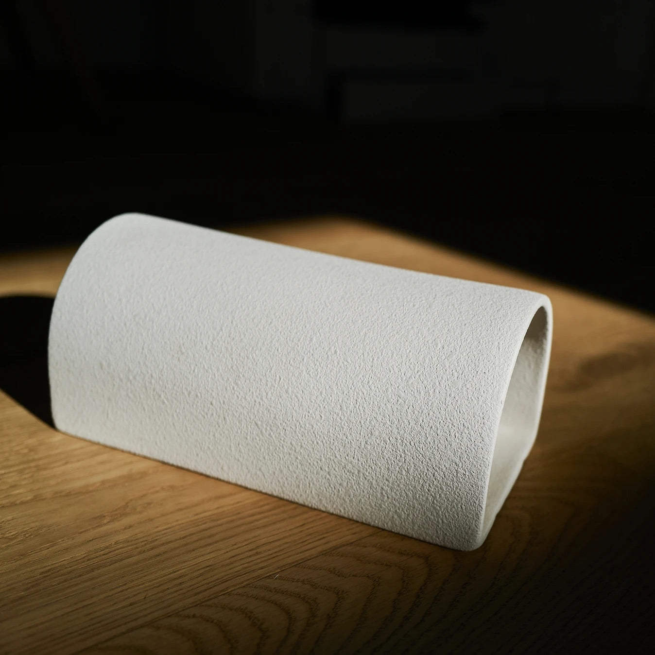 Ceramic wall light CURVE | Extra Matte White Textured
