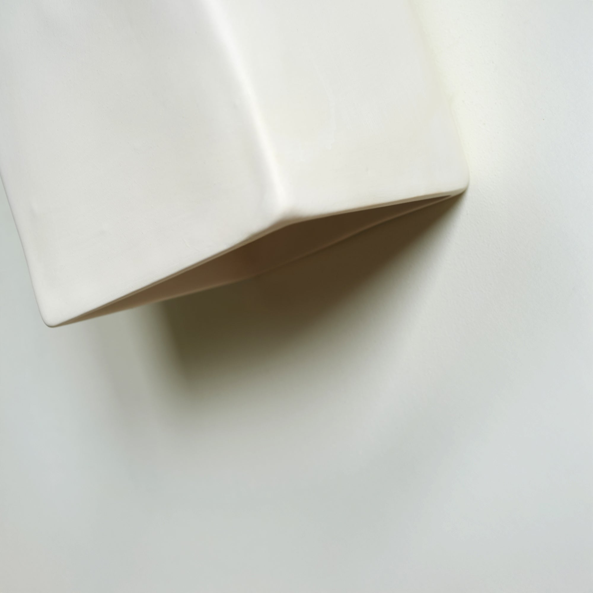 Irregular ceramic wall light MURA | Extra Matte White